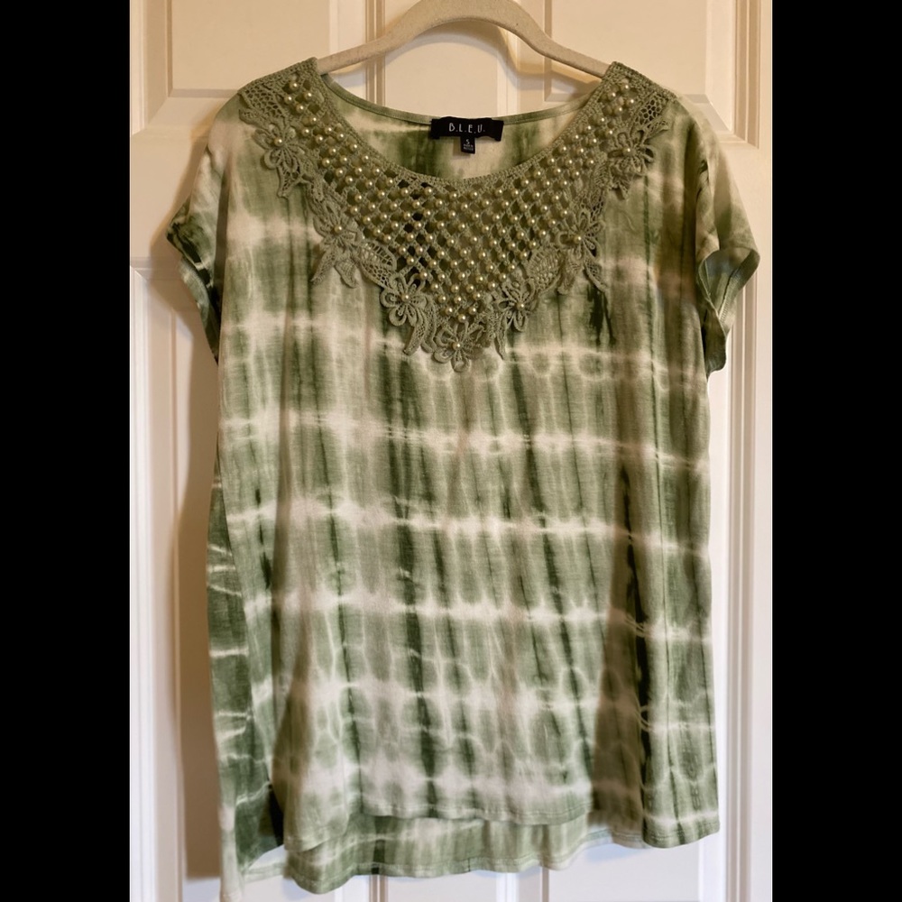EUC cute B.L.E.U tie-dye tee.